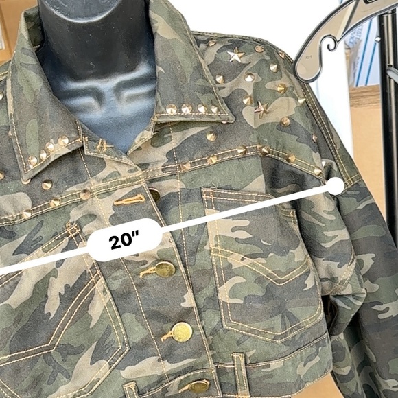 Essue Women’s Studded Button up Crop Camouflage Jacket!  Button detail Back! - Picture 6 of 10